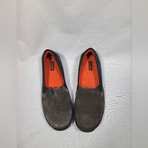 Crocs 12410 Women's Anyweather Brown Suede Leather Slip On Loafers Size 9 Womens